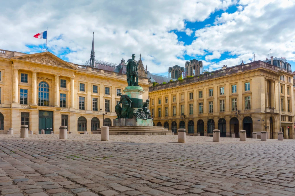 Photographie de la place Royale de Reims - Champagne - Marne